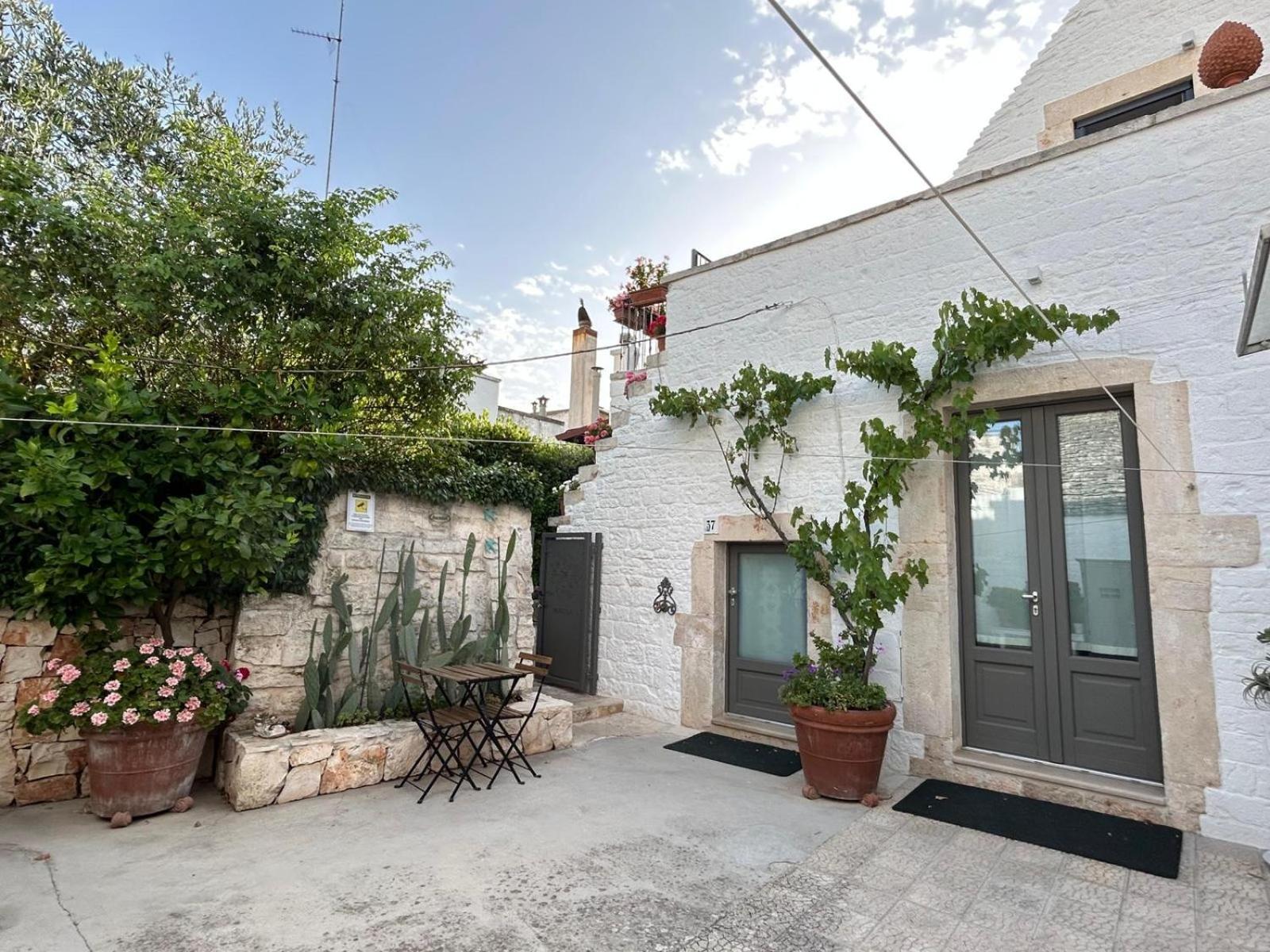 Trulli Madia Luxury Alberobello Exterior photo